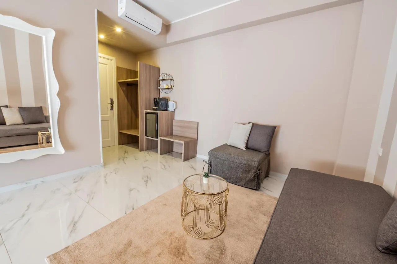 Eolian Port B&B ミラッツォ